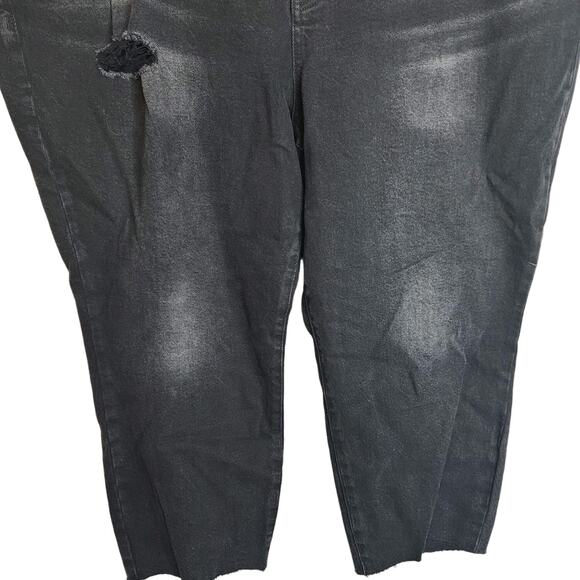 Torrid Crop Boyfriend Jean - Classic Denim Medium Wash, Anthracite, Size 24 - Picture 4 of 8